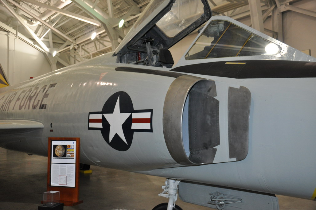 convair-f-102-delta-dagger-jet-rocket-engined-aircraft
